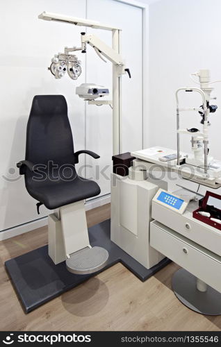 Eye-sighting machine and tools on Ophthalmologist office