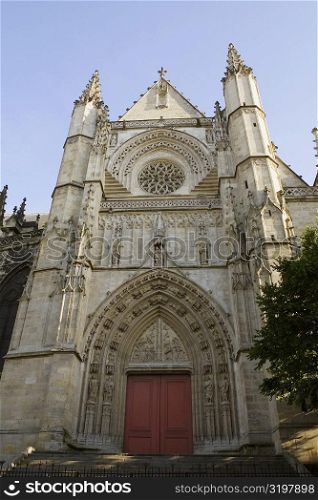 Facade of a basilica, St. Michel Basilica, Quartier St. Michel, Vieux Bordeaux, Bordeaux, France