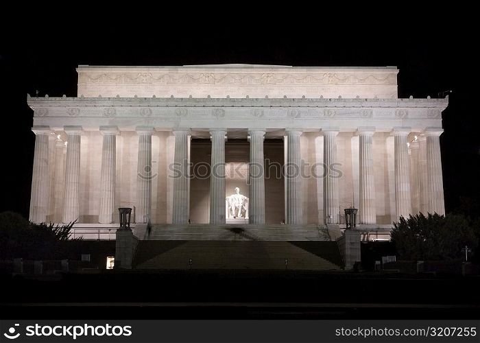 Facade of a memorial building, Lincoln Memorial, Washington DC, USA