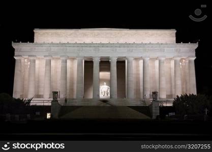 Facade of a memorial building, Lincoln Memorial, Washington DC, USA