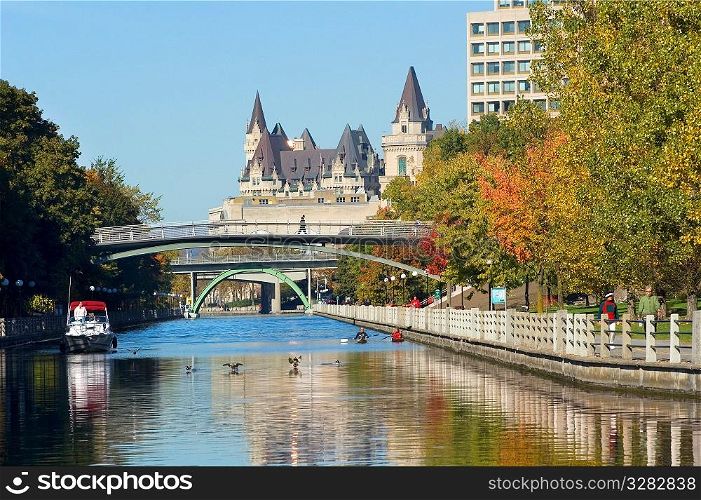 Fall on Ottawa&acute;s Rideau Canal, in Canada&acute;s capital city.