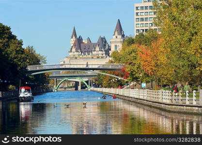 Fall on Ottawa&acute;s Rideau Canal, in Canada&acute;s capital city.