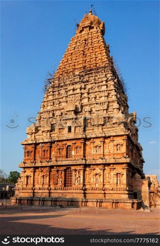 Famous Brihadishwarar Temple in Tanjore (Thanjavur), Tamil Nadu, India. UNESCO World Heritage Site and religious pilgrimage site Greatest of Great Living Chola Temples. Brihadishwarar Temple tower (vimana). Thanjavur, Tamil Nadu, India