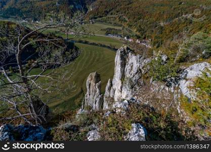 Fantastic autumn hike in the Danube valley