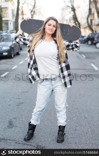 Fashion lifestyle, Beautiful young woman with skateboard