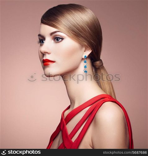 Fashion portrait of elegant woman with magnificent hair. Blonde girl. Perfect make-up
