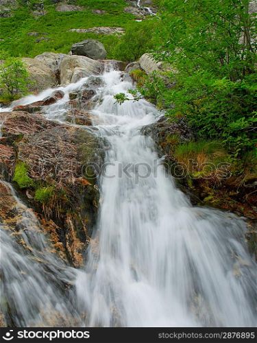 Fast cascade in norwegian mountains