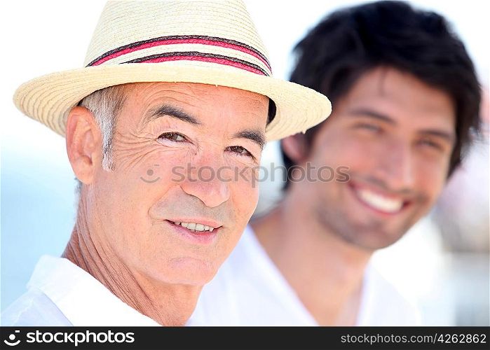 Father and son enjoying each other&acute;s company on a sunny summer&acute;s day