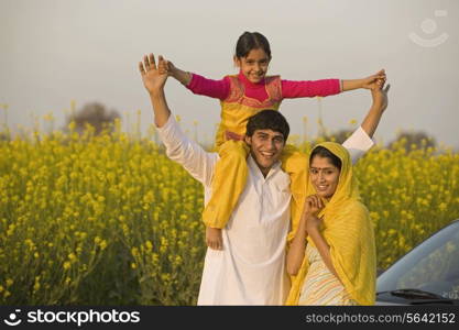 Father with daughter on his shoulders al