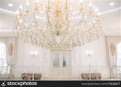 Festive and solemn decoration of the banquet room on the wedding day. decoration of the banquet hall on the wedding day