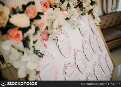 Festive and solemn decoration of the banquet room on the wedding day. decoration of the banquet hall on the wedding day