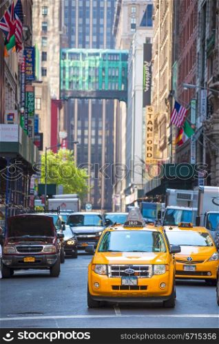 Fift avenue neigbourhood yellow cab taxi 5 th Av New York Manhattan USA