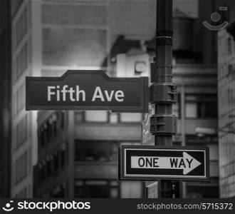 Fift avenue sign 5 th Av New York Mahnattan USA black &amp; white