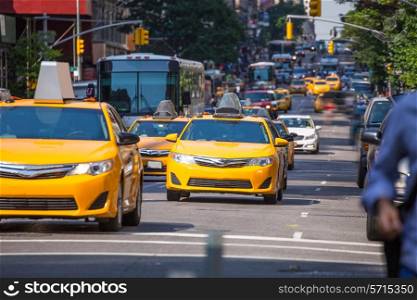 Fift avenue yellow cab taxi 5 th Av New York Manhattan USA