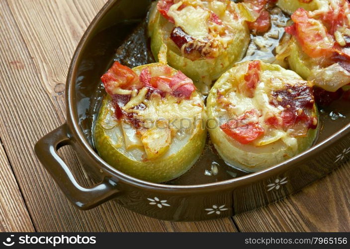 Firinda kabak dolmasi - Turkish dish of zucchini