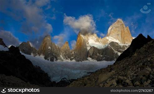 fitz roy peak and range at sunrise, los glaciares national park, patagonia, argentina, south america