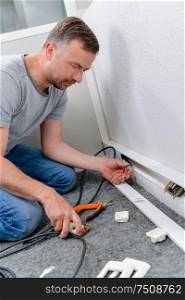Fixing a broken electrical socket