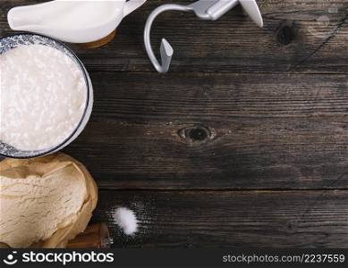 flour milk yeast peppermill table