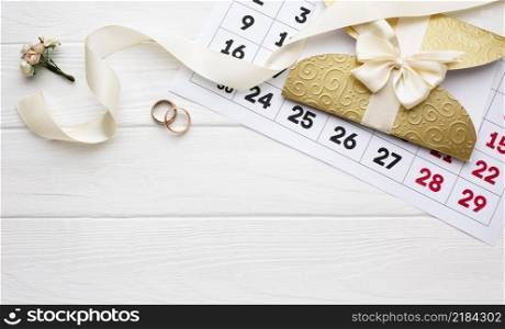flower wedding rings with calendar