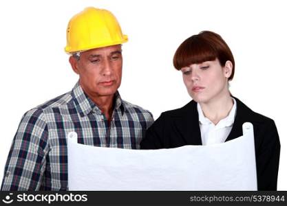 Foreman giving his opinion to architect