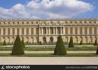 Formal garden in front of a palace, Palace of Versailles, Versailles, France