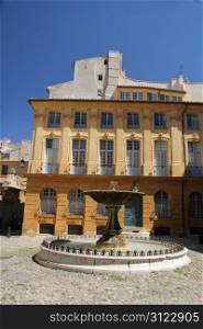 Fountain in Aix en Provence, Place d&rsquo;Albertas
