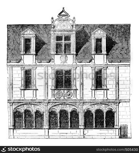 Fragment of a house on Rue Saint-Paul, Paris, demolished in 1835, vintage engraved illustration. Magasin Pittoresque 1842.
