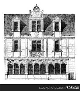 Fragment of a house on Rue Saint-Paul, Paris, demolished in 1835, vintage engraved illustration. Magasin Pittoresque 1842.