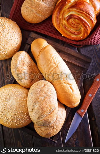 fresh bread on a table, fresh baking