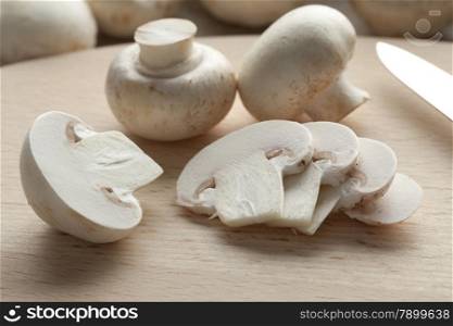 Fresh chestnut mushrooms and slices