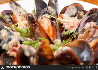 Fresh mussels in white wine sauce, with garlic, onion