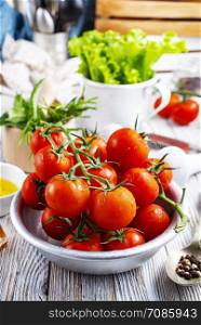 fresh tomato in metal bowl, fresh tomato for salad