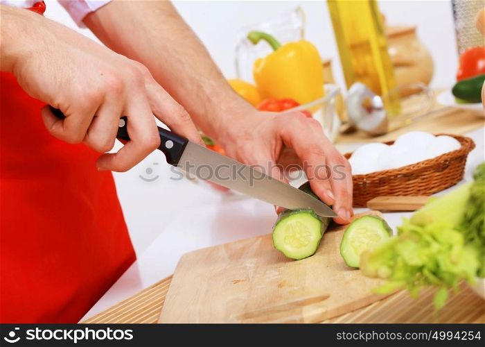 Fresh vegetables being cut with a knife. sNrW5mB6efBd/MBf+kojfhhX/fsY6KAm/4i2mcxGE60YmX0BAnpwF3fQTz/awHAu9OkKcEqwjGXDaOgA3dEpWta5webUZEkPX9Sv3iNbiQUyfAojFi1gJd4taon4iygmyvzbC/BdTn0bfLoZalaQ+u5G3XJRGf96C9uJmZXOzsTfryCYlYOkg3/rnbrjuprRyntQ/N1mSqCkX42piMlrLXM61mYAOwJU