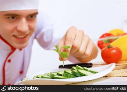 Fresh vegetables being cut with a knife. Z7+pOiRPAjR6xafPYkYbA2llwP5tADUfjRKINb6iQ8UxVAwuEcBxvEMEXZL2procCZTS4FfIbztkqFBtU6J+N/39tXCgqKY5L7o09uvwlyet4J3x4slPPE7PQu9fsMWRjs5hJ4Vadfo8uTlujahWiV03gbdDwgkqPDrQQSpU045BoJb1OM5X8fmIdRMS6n64Lxrg3MZksJ8Jp+2z0uI1/fmt4NRiieol5c7fs25M6azfVKM4VB/yigCaeBf9SGAd9UhryVeircA=