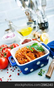 fried cabbage with tomato sauce, fried cabbage in bowl