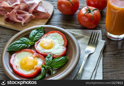 Fried eggs in bell pepper slices