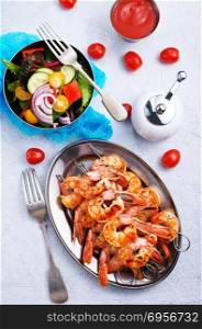 fried shrimps . fried shrimps with spice, shrimps on plate, stock photo
