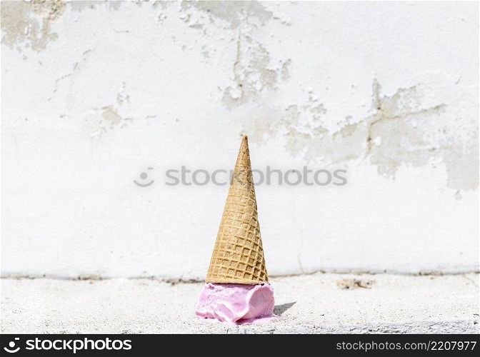 front view ice cream cone litter