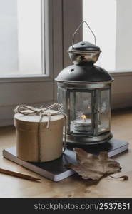 front view lamp with candle round box agenda