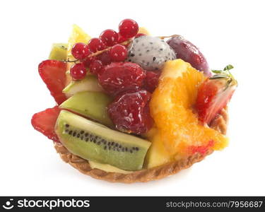 fruits tartlet in front of white background