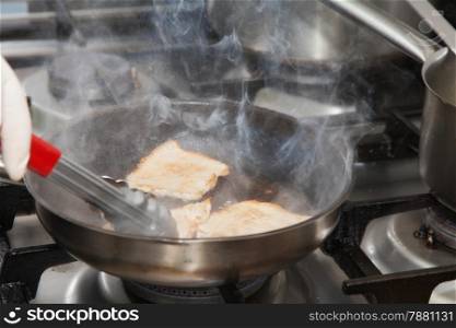 fry the meat in a frying pan