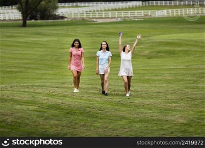 full shot group women golf course