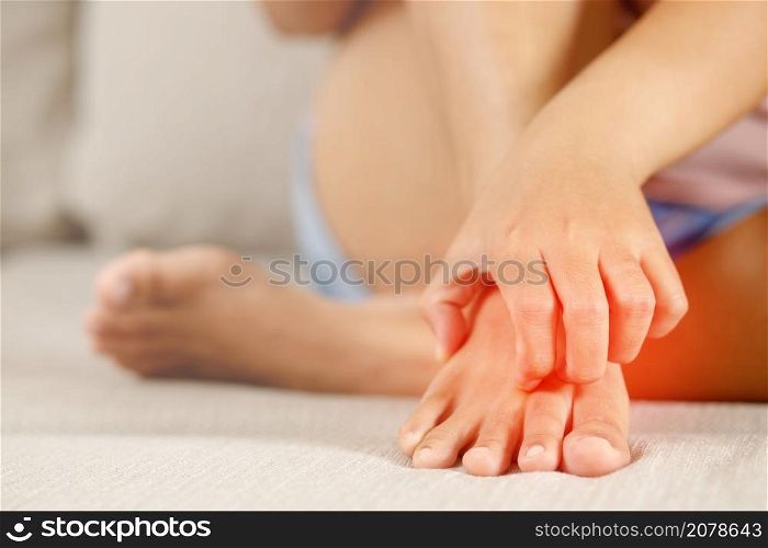 Fungal foot itching caused by biting feet