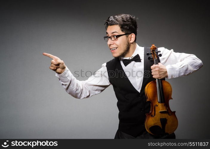 Funny violin player with fiddle