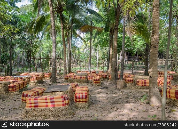 Garden table and chair make use of rice straw