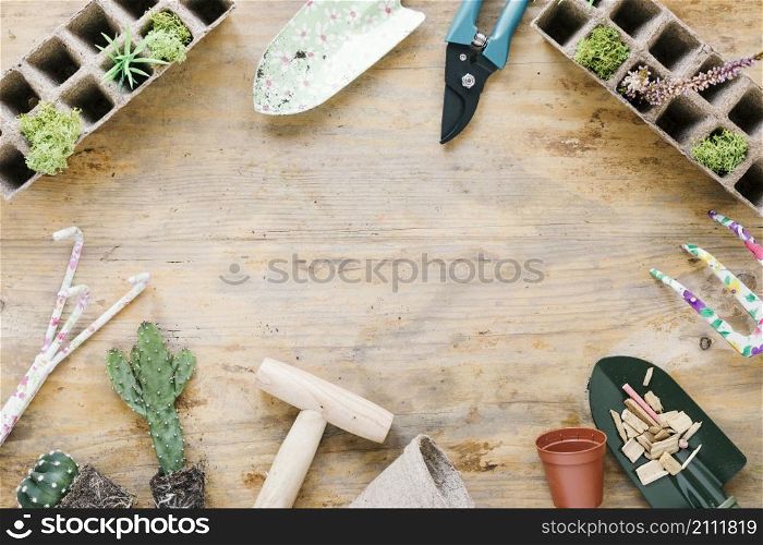 gardening equipments peat tray plastic pot wooden backdrop