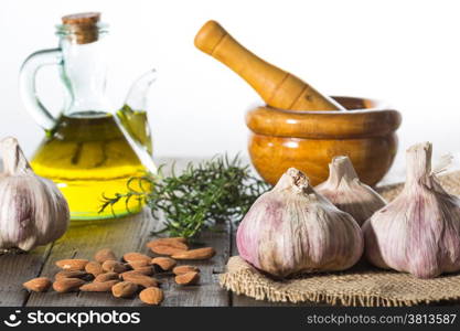 Garlic and mortar for performing garlic mayonnaise