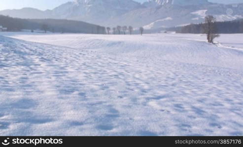 Gebirge und Landschaft mit Schnee