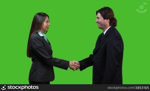 GeschSftspartner schntteln sich die HSnde - green screen version --- Business partners shaking hands - green screen version