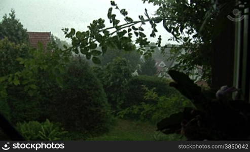 Gewitter durch Fenster